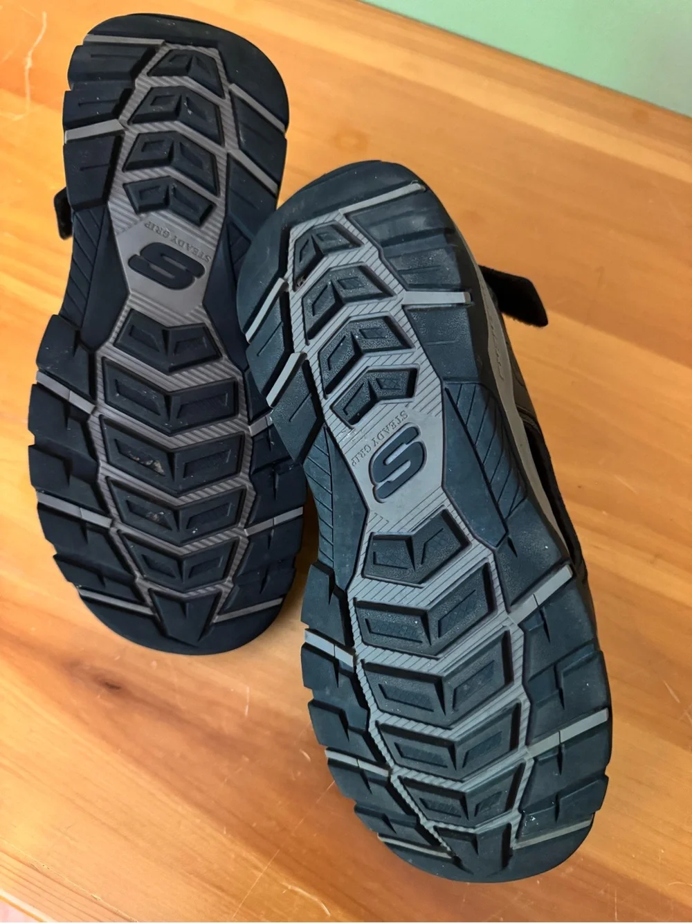 Skechers adjustable hook